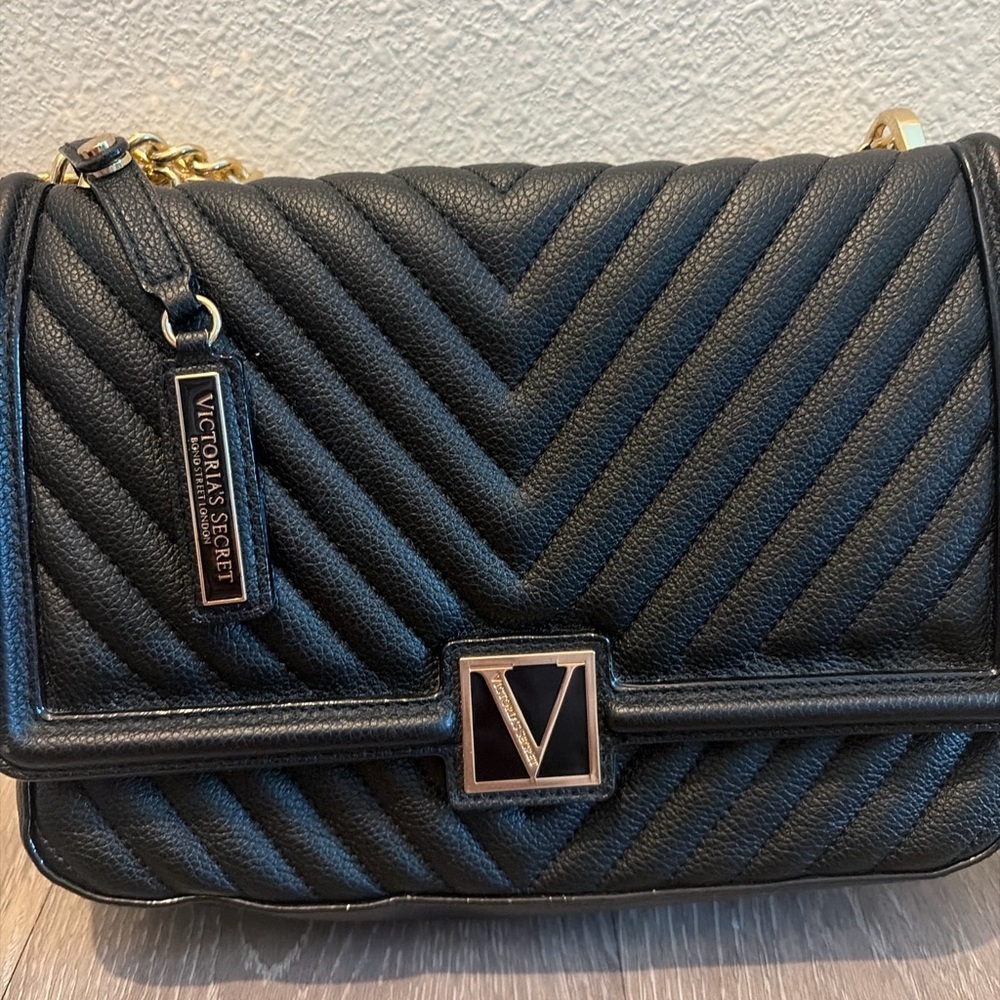 Victoria's Secret Black Chevron Shoulder Bag - Picture 3 of 7